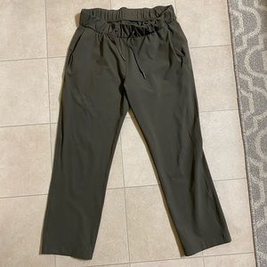 Lululemon on the fly crops